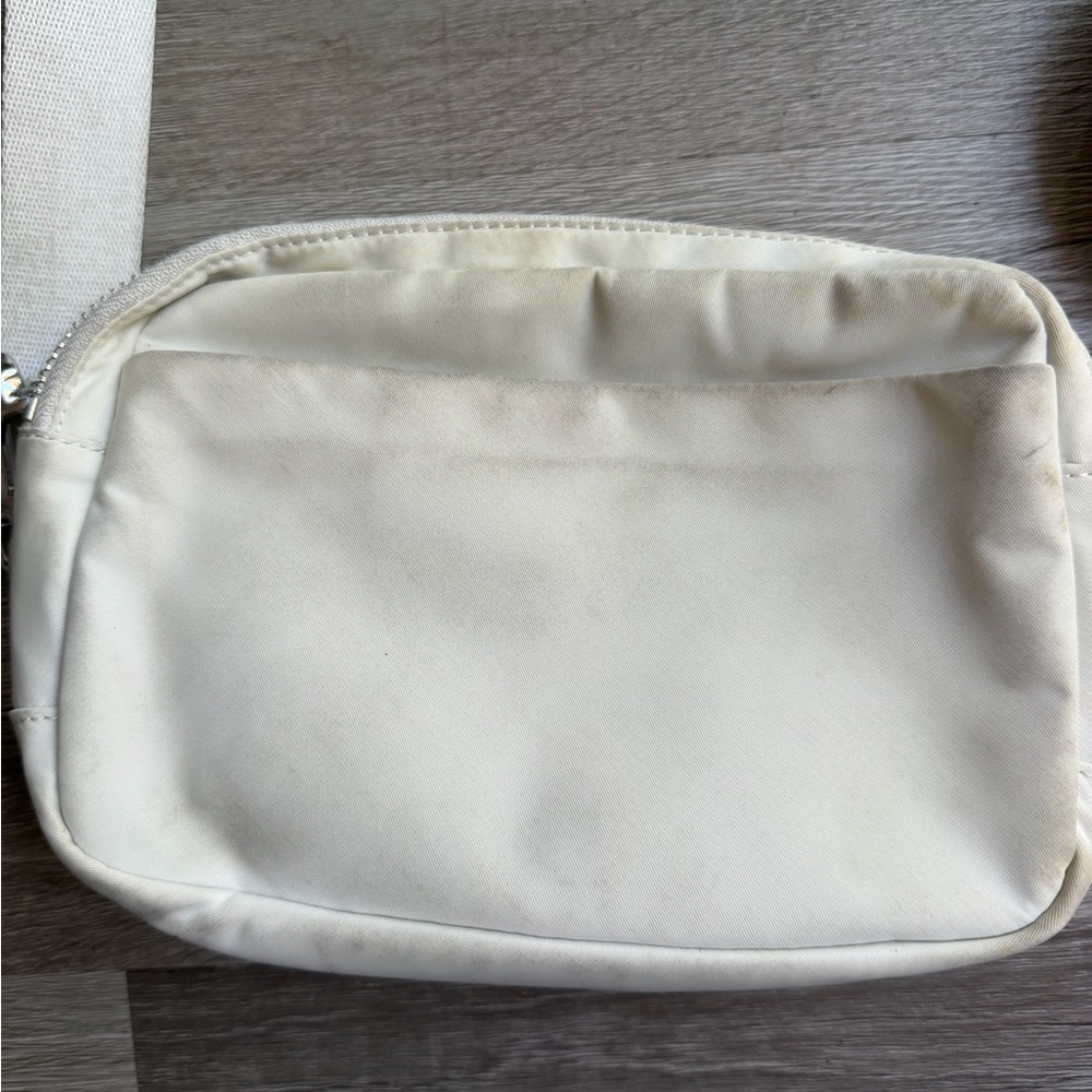 Lululemon everywhere crossbody crossbody bag - Picture 8 of 10
